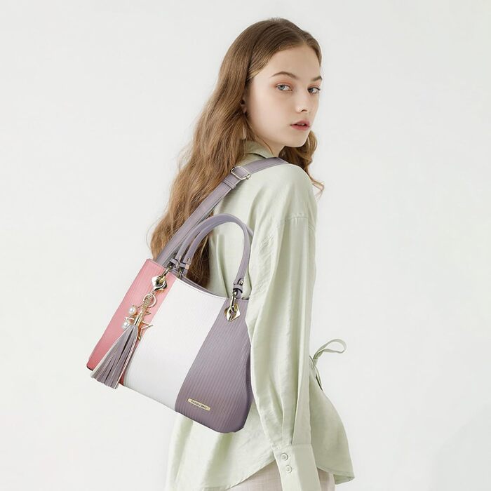 Сумка Pomelo Best жіноча через плече багатокольорова смугаста з внутрішніми кишенями сіро-рожева