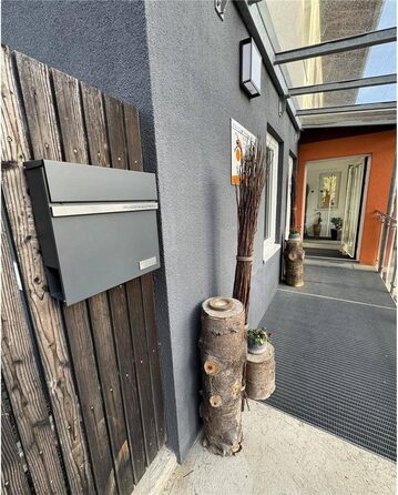 Поштовий ящик Metzler Stelio Anthrazit з газетницею та гравіюванням імені з нержавіючої сталі V2A - RAL 7016