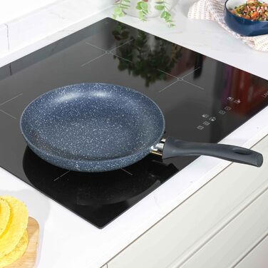 Сковорода Russell Hobbs RH00840EU7 з антипригарним покриттям, 20 см, для приготування омлетів, індукційна, з бакелітовою ручкою, з покриттям Nightfall Stone