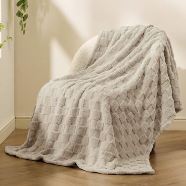 BEDSURE Плед пухнастий, флісовий та вовняний, для дивану, з візерунком шахової дошки, м'який та теплий, для декору кімнати, плед для відпочинку, світло-коричневий, 130 x 170 см