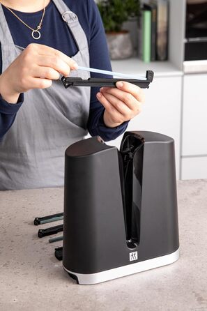 ZWILLING V-Edge — V-подібна точилка для ножів з керамічними каменями, для європейських та японських ножів, чорна