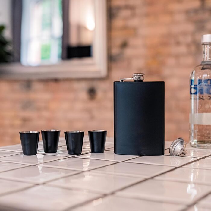 Набір фляга з келихом та воронкою для чоловіків • Військовий дизайн • Матова чорна/зелена сталь • 9 oz / 265 ml • Аксесуари для піших прогулянок