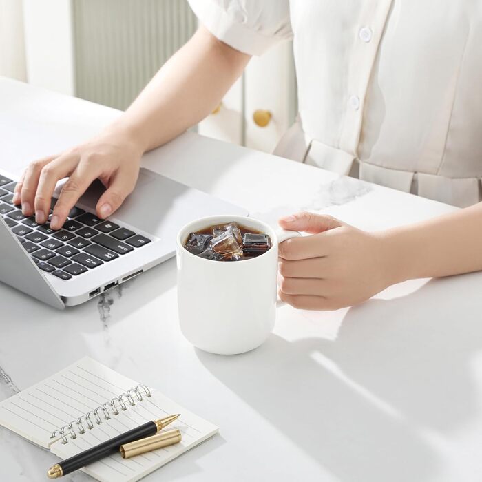 Набір чашок для кави MALACASA LUNA, 6 шт., 300 мл, порцеляна. Підходять для кави, чаю, соку, лате, капучино, какао. Можна мити в посудомийній машині та використовувати в мікрохвильовці. Серія LUNA, білий колір.