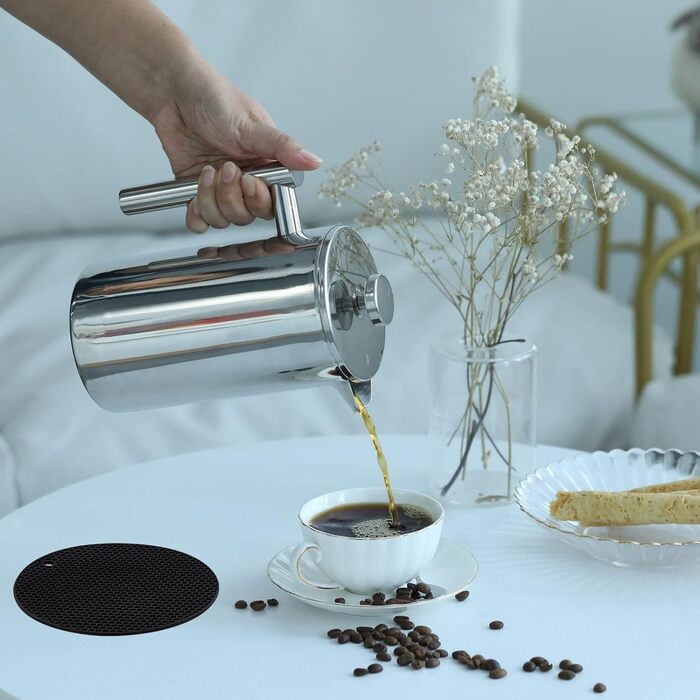 Make a French press coffee machine, 21oz stainless steel French press with a 3-level filtration system, double-walled insulated French press with 3 filters and 1 metal spoon, black