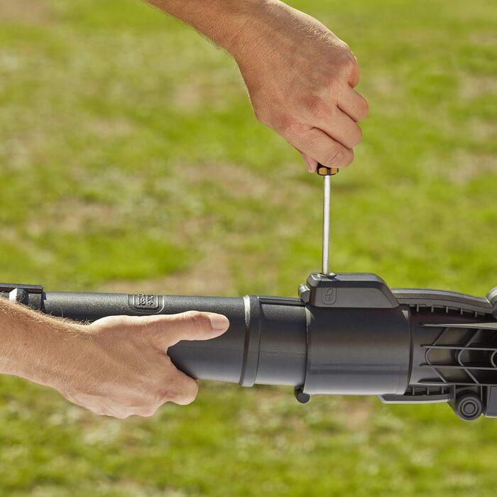 Електричний садовий пилосос-воздуходувка Black+Decker 3-в-1 BEBLV290, 2900 Вт, з подрібнювачем, 315 км/год, 55 л мішок-рюкзак, для терас, доріжок, під'їздів