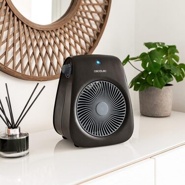 Електричний обігрівач Cecotec ReadyWarm 2000 Max Force - 20 м², 2000 Вт, вертикальний, чорний