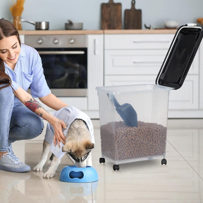 Коробки для корму для собак Relaxdays 2 шт., 10L та 30L, з кришкою, роликами, лопаткою, прозорі/чорні