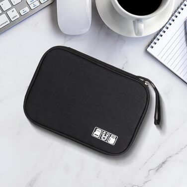 Органайзер для кабелів та аксесуарів: чорний дорожній кейс для USB-кабелів та гаджетів