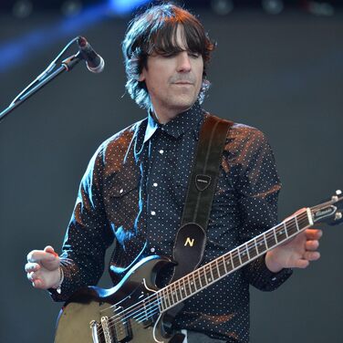 Гітарний ремінь Nefelibata з кишенею для медіатора, 2.3-дюймовий веганський шкіряний ремінь для гітари в стилі Porter, вінтажний стиль 30-х років, з медіаторами, кнопками та замками. Регульована довжина від 42 до 66 дюймів (зелений)