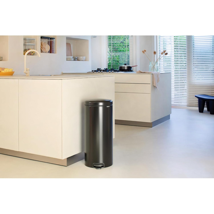 Відро Brabantia Treteimer 30л, матове чорне, з внутрішнім відром з пластику та сталі