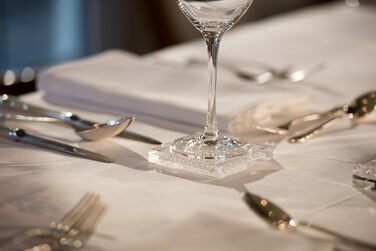 Luxurious Coaster Embellished with Swarovski Crystals / Elegant Table Decoration (1 piece - ) (Transparent)
