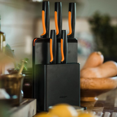 Набір ножів у підставці Fiskars Functional Form, 5 предметів, 1057