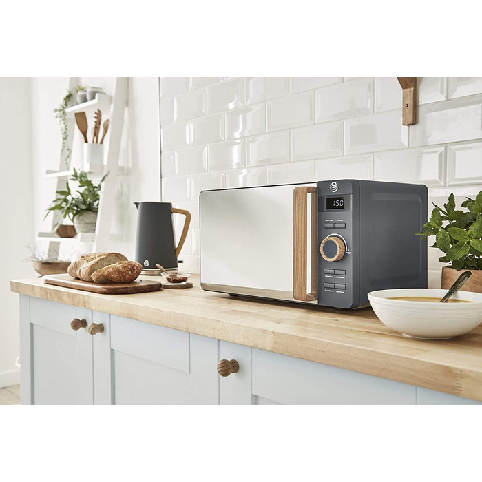 Мікрохвильова піч Swan Nordic 20L, 800W, 6 режимів, таймер 30 хв, функція розморожування, Easy Clean, сірий матовий колір, дерев'яний деко