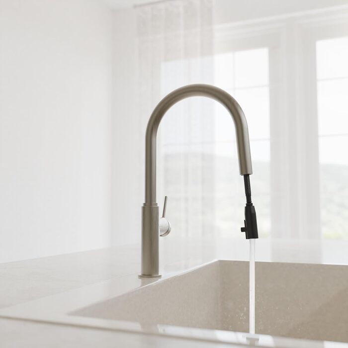 Кухонний змішувач SCHÜTTE 79562 Blackpool з висувною лійкою, поворотний на 360°, з однорідним змішувачем, нержавіюча сталь