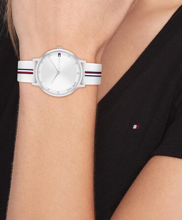 Годинник Tommy Hilfiger для жінок з кварцовим механізмом та сталевим браслетом (ланцюговим або сітковим), з шкіряним або силіконовим ремінцем (білий, силікон)