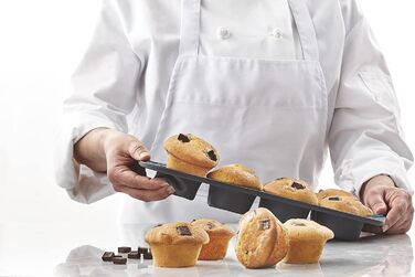 Trudeau 12-cavity Silicone Muffin Mold Tropical (05115197TG)