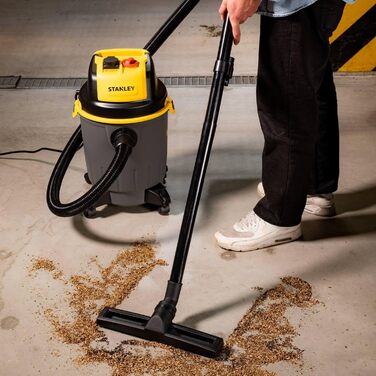 Stanley Nass and Dry Vacuum SXVC20PTE (1200 W, 20 l)