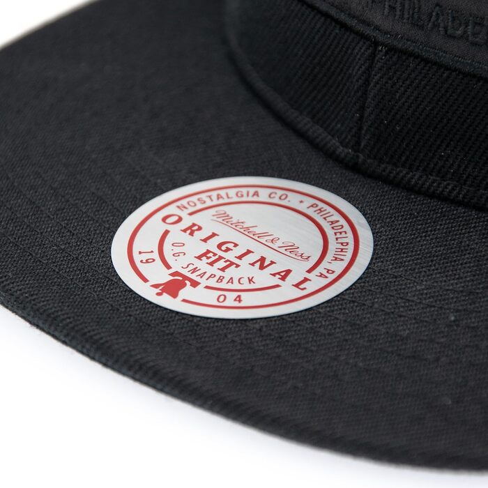 Кепка Mitchell & Ness 2 Tone Box Logo Snapback чорного кольору (однак розмір)