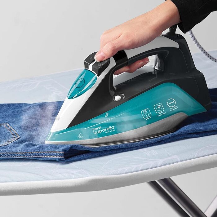 Відпарювач для одягу Polti Vaporella Quick&Slide Qs220 з цифровим дисплеєм та професійною підошвою Pro-Steam, 2400 Вт, потужний паровий удар 250 г