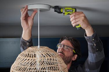 Акумуляторний шуруповерт RYOBI 4V RSD4-120TA2 з акумулятором 2.0Ah, USB-C зарядним кабелем та набором насадок