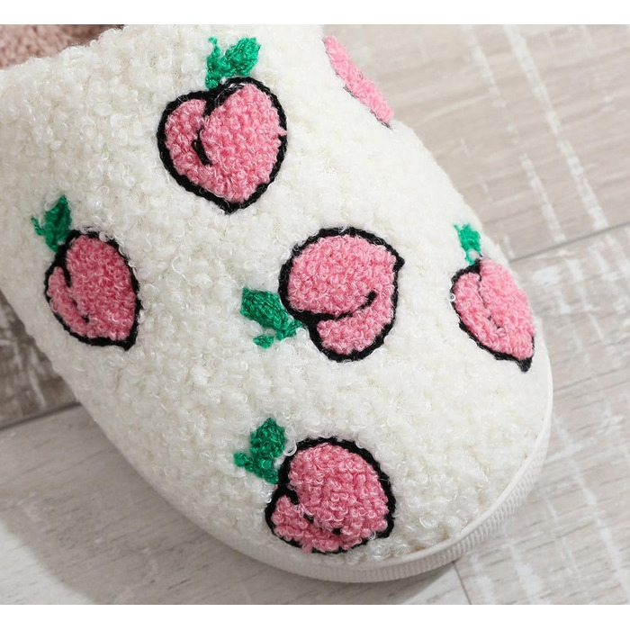 Тапочки домашні жіночі та чоловічі зимові теплі з м'якого фетру у формі полуниці. Зручні домашні тапочки з піною з пам'яті для пар. Білий колір (40/41 EU, персик)