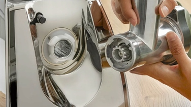 М'ясорубка Bosch MFW67440, чорна, 700 Вт