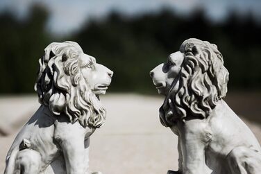 HomeZone 2 Piece Stone Effect Resin Lion Animal Garden Decorations Handmade Sculptures Lawn Statues Antique Decor Wildlife Sculptures