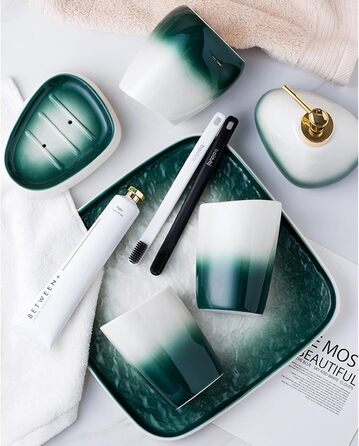 Набір аксесуарів для ванної кімнати 4 шт. сірий: дозатор мила, мильниця, 2 стаканчика для зубних щіток, золотий мармурний візерунок