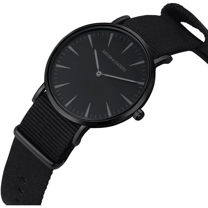 Жіночий годинник на аналоговому кварцовому механізмі з чорним ремінцем