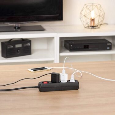 Многорозетка Hama з вимикачем для економії енергії, 3 розетки, чорний колір, кабель 1.4м, кут нахилу 45°, GS сертифікат, для дому та офісу