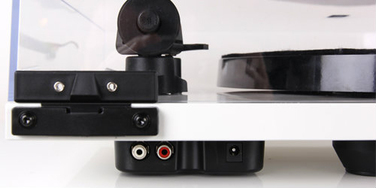 Вініловий програвач Rega Planar 1 Plus, білий