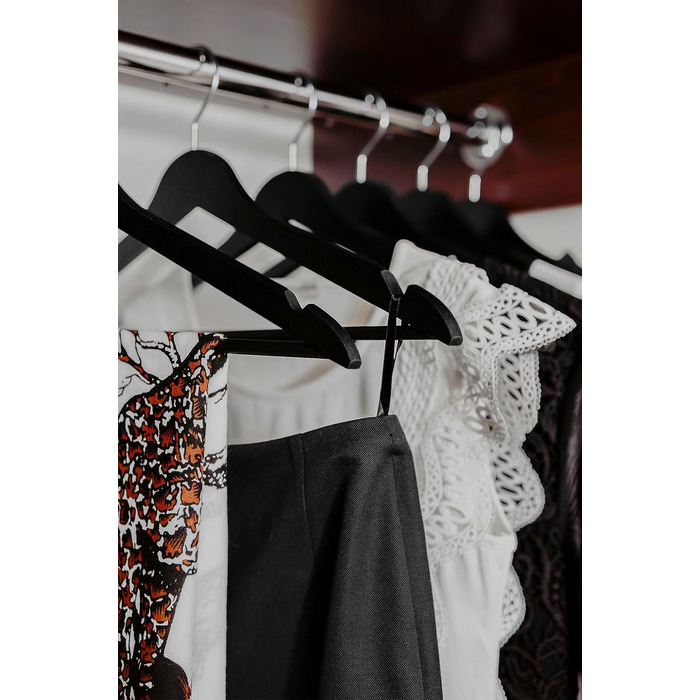 Плечики для одягу OGIVO з дерева, набір 10 шт. – обертовий гачок 360°, витончені вирізи на плечах, натуральне дерево (бук, береза, сосна, верба)