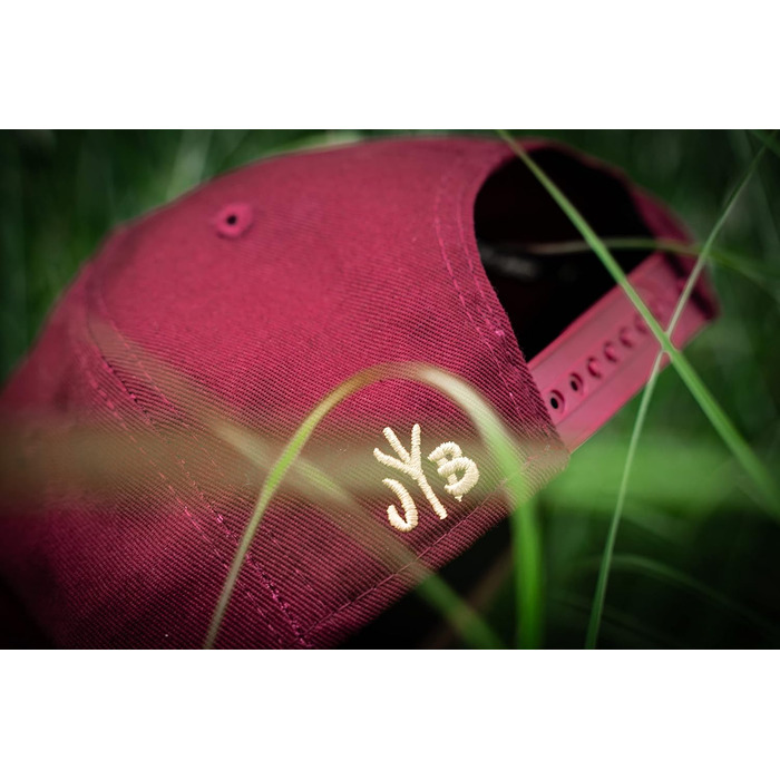 Кепка бейсболка Jumping Bird • Змінний розмір • Outdoor Snapback • Бордовий колір