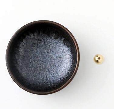 Asayu Japan Incense Holder - Zen - For 10cm Incense Sticks, Made in Japan, Traditional Ceramic Ash Catcher, Includes Detachable Brass Stand - For Yoga, Meditation, and Relaxation