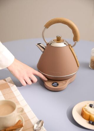 Електричний чайник RETRO PRO Mokka з регулюванням температури 1 л, автоматичне відключення, швидке кип'ятіння, антиковзаюча підставка, прозорий індикатор рівня води, 1200W