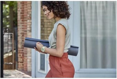 Garmin vívomove Sport - смарт-годинник з аналоговими стрілками та сенсорним дисплеєм. Функції спорту та здоров'я, сповіщення зі смартфона та до 5 днів роботи від акумулятора. Колір: м'ятний