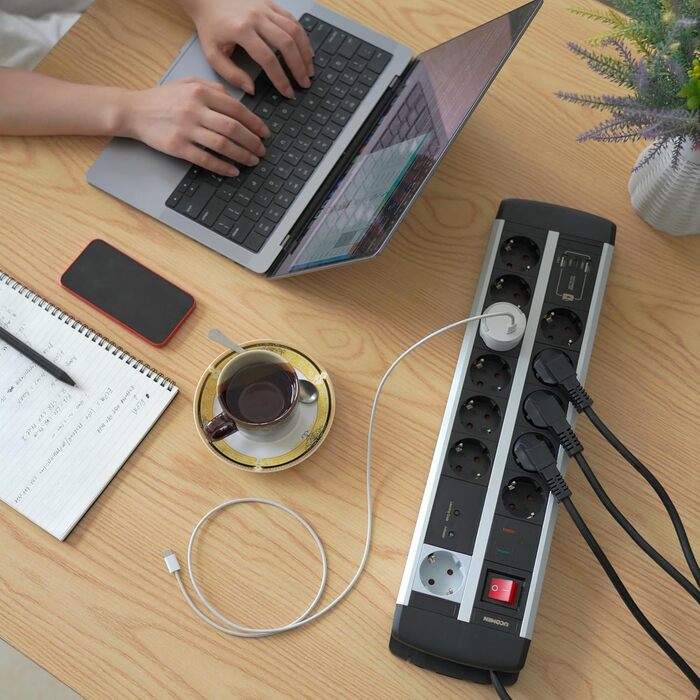 Мережевий фільтр Ucomen 10-фазний з USB та захистом від перенапруги (3680W 16A) для комп'ютерних столів, 10 розеток + 20W USB зарядний пристрій (USB-A та USB-C), кабель 1.5м