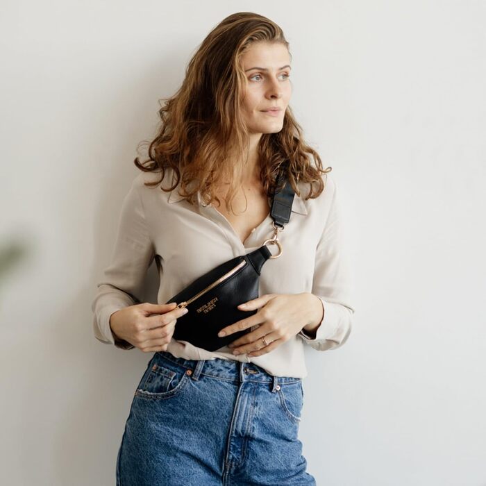 Чоловіча/Жіноча сумка через плече Berliner Bags Preiu Bauchtasche, шкіряна поясна/бананка (Чорний / Золотий, M)