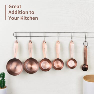 Measuring cup and spoon set, 5 stainless steel measuring cups and 5 measuring spoons, 1 measuring ingredient leveler, 1 magnetic conversion chart, and 2 rings (14 pieces)