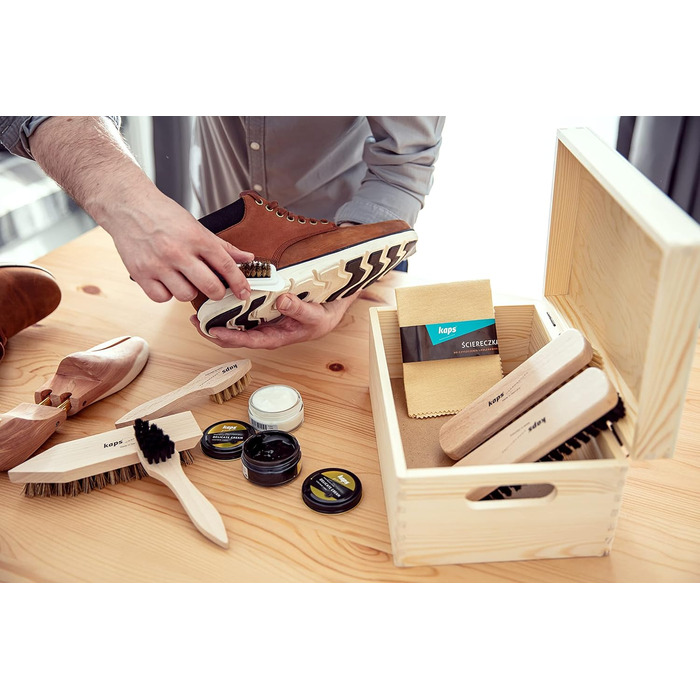 Kaps Complete Shoe Cleaning and Care Set | 9-Piece Shoe Care Set for Leather Boots and Shoes | Shoe Cleaning Kit Packaged in a Wooden Gift Box