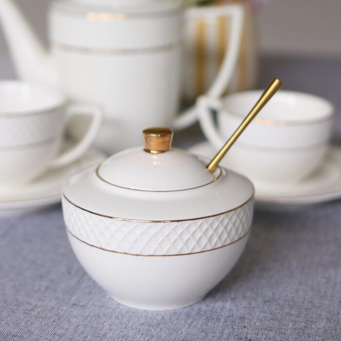 Wilmax Sugar Bowl + Milk Jug Set - 2-Piece - Porcelain Milk & Sugar Containers with Gold Pattern - White - Sugar Dispenser with Lid - Coffee Service for Milk Coffee Tea
