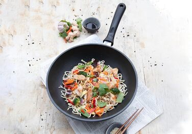 ELO Crepe Pan, 28 cm, ALUCAST: Pan made of energy-saving die-cast aluminum with non-stick coating, suitable for ceramic, gas, electric, and induction cooktops - dishwasher safe, color: black (28 cm NEW, wok pan)