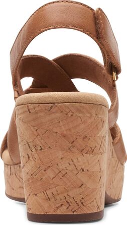 Босоніжки жіночі Clarks Giselle Beach з натуральної замші на танкетці, колір світло-коричневий, розмір 42.5 EU