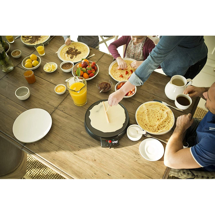 Електрична млинниця Russell Hobbs Fiesta 30 см, антипригарна, з лопаткою і розподільником тіста, 1000 Вт, для млинців, панкейків, буріто, галет, тако