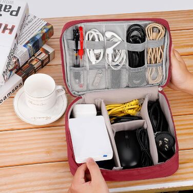 Водонепроникна сумка-органайзер для кабелів та аксесуарів: USB-накопичувачі, SD-карти, Power Bank (червона)