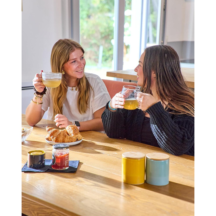 Електричний чайник SENYA 1.7 л з цифровим дисплеєм, 5 температурних програм, підтриманням тепла, 360° та ергономічною ручкою, кремовий