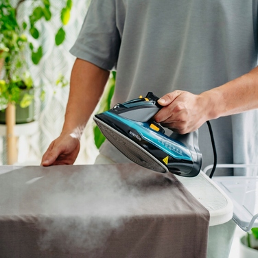 Потужна парова праска Strażak 3000 Вт: системи Anti-Calc та Anti-Drip, вертикальне прасування