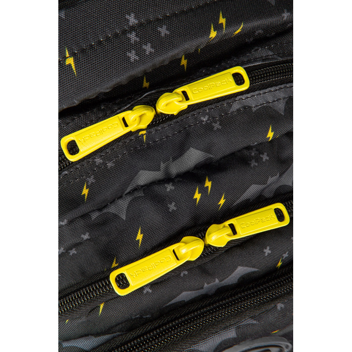 Багатовідсінковий шкільний рюкзак CoolPack, чорний, 21 л