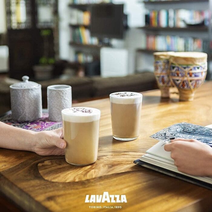 Кава в зернах Lavazza Caffè Crema Dolce, Арабіка та Робуста, середній обсмал, інтенсивність 5/10, 1 кг