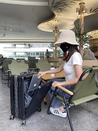 Валіза ручної огляду авіалінії з обертовими колесами, 50 см (20 дюймів), з алюмінієвим каркасом, інтегрованим замком TSA, USB-портом та тримачем для телефону. Білий (Чорний, 61 см (24 дюйми))